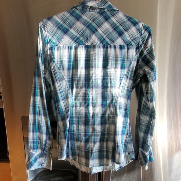 Guess Plaid button up - Picture 3 of 4